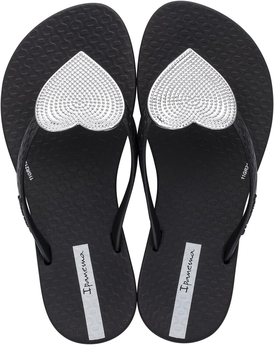 ipanema wave heart ii kids flip flops - stylish and comfortable summer sandals with non-slip sole for active play black and silver size 10-11 sandals