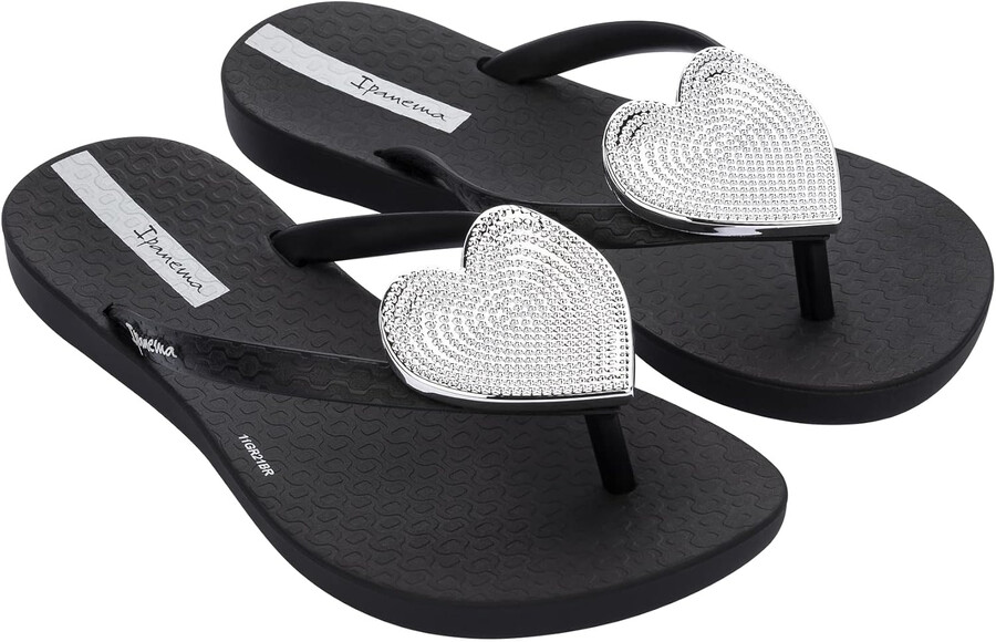 ipanema wave heart ii kids flip flops - stylish and comfortable summer sandals with non-slip sole for active play black and silver size 10-11 sandals