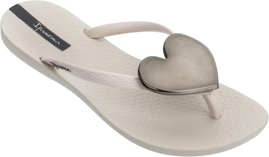 ipanema womens wave heart flip flop - comfortable stylish summer sandal with metallic heart embellishment anatomic footbed non-slip sole beige and black size 7 clothing shoes jewelry