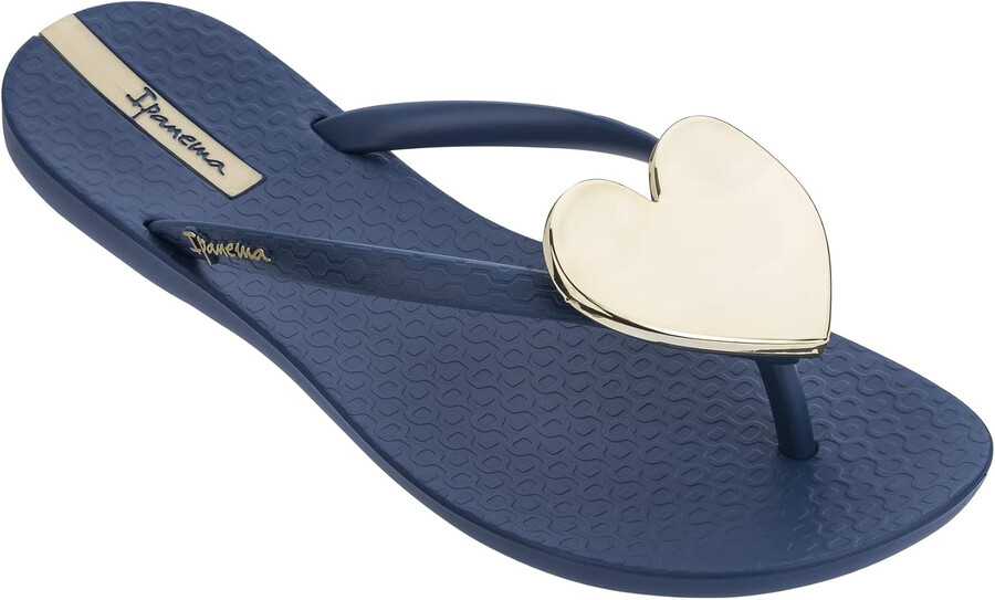 ipanema womens wave heart flip flop - comfortable stylish summer sandal with metallic heart embellishment anatomic footbed non-slip sole navy and gold size 8 clothing shoes jewelry