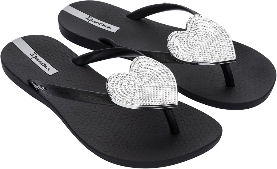 ipanema womens wave heart flip flop - comfortable stylish summer sandal with metallic heart embellishment anatomic footbed non-slip sole black and silver size 5 flip-flops