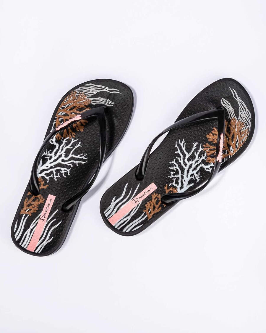 ipanema womens ana glossy flip flop - comfortable stylish summer sandal with anatomic footbed non-slip sole black and white size 11 flip-flops